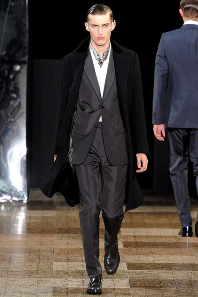 Look 39